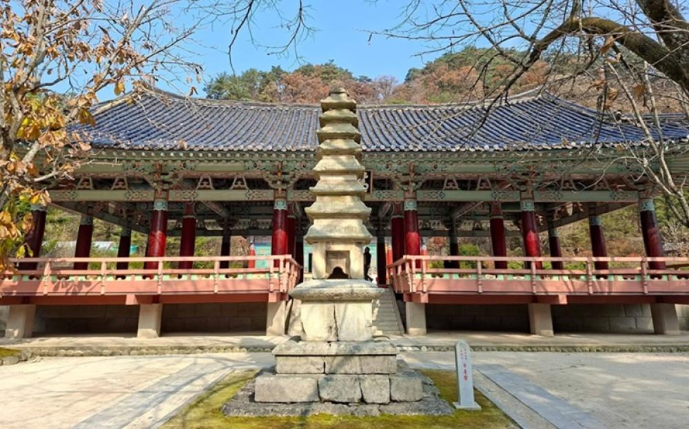 Ký sự thăm Chùa Phổ Hiền Bohyeonsa:  Nơi giao thoa giữa di sản tôn giáo và chính trị ở Triều Tiên