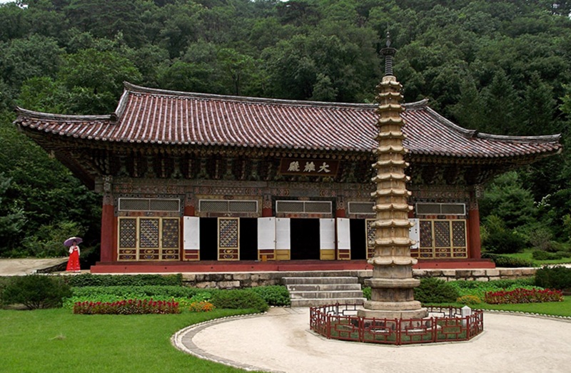 Điện Daeungjeon, một bảo vật quốc gia của Cộng h&ograve;a D&acirc;n chủ Nh&acirc;n d&acirc;n Triều Ti&ecirc;n