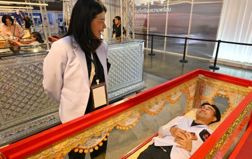 “Lễ hội cái chết” ở Thái Lan: Khi quán niệm vô thường trở thành nghệ thuật sống tỉnh thức