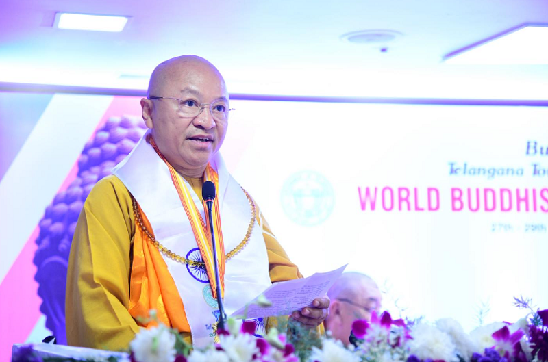 TT. Th&iacute;ch Nhật Từ ph&aacute;t biểu khai mạc