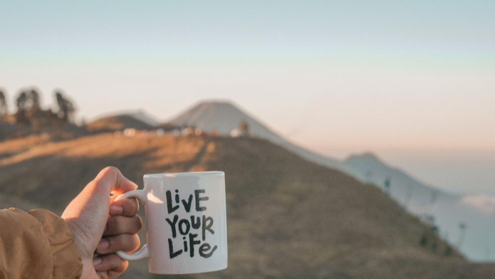 Chọn sống dễ dàng giữa cuộc đời gian nan