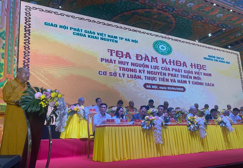 H&ograve;a thượng Th&iacute;ch Gia Quang ph&aacute;t biểu ch&agrave;o mừng, khai mạc 