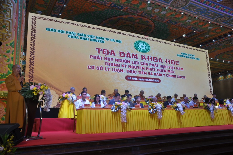 Thượng tọa Th&iacute;ch Đạo Thịnh ph&aacute;t biểu khai mạc Tọa đ&agrave;m