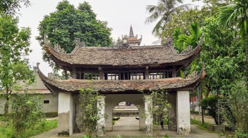 Cổng trong B&agrave; Gi&agrave; (Ph&uacute; Thượng). Ảnh sưu tầm