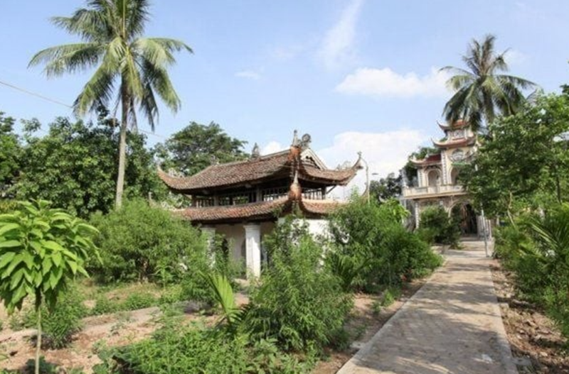 Ch&ugrave;a B&agrave; Gi&agrave; (Ph&uacute; Thượng). Ảnh sưu tầm