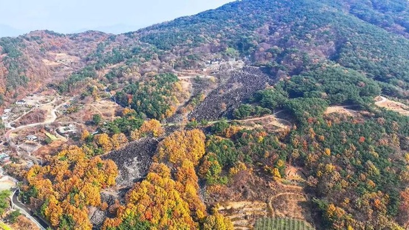 Ch&ugrave;a Maneo ở Miryang, tỉnh Nam Gyeongsang / Ảnh do Tổ chức Du lịch H&agrave;n Quốc cung cấp