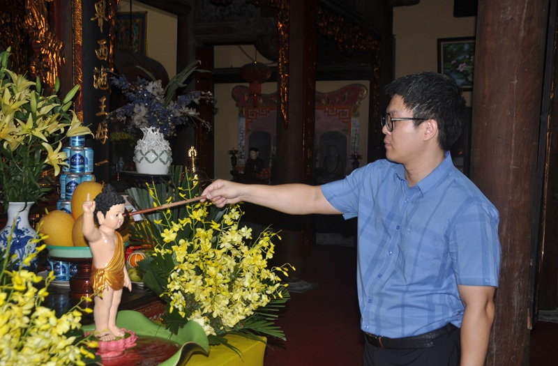 Ban T&ocirc;n gi&aacute;o Ch&iacute;nh
