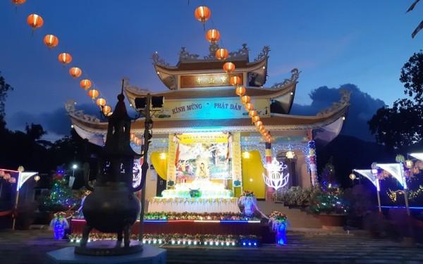 Mùa hạ năm ấy đưa tôi đến với đạo Phật