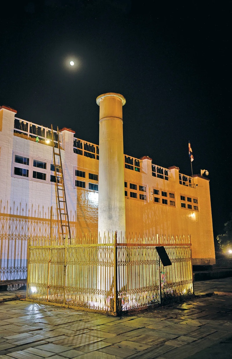 Trụ đ&aacute; A Dục Vương, được ph&aacute;t hiện trở lại v&agrave;o năm 1895. (Ảnh: GMB Akash / Panos Pictures)

