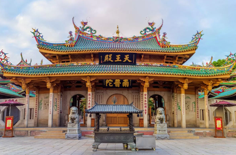 Thắng cảnh ch&ugrave;a Nam Phổ Đ&agrave; (Phật gi&aacute;o Trung Hoa). 
H&igrave;nh ảnh chỉ mang t&iacute;nh chất minh hoạ (sưu tầm).