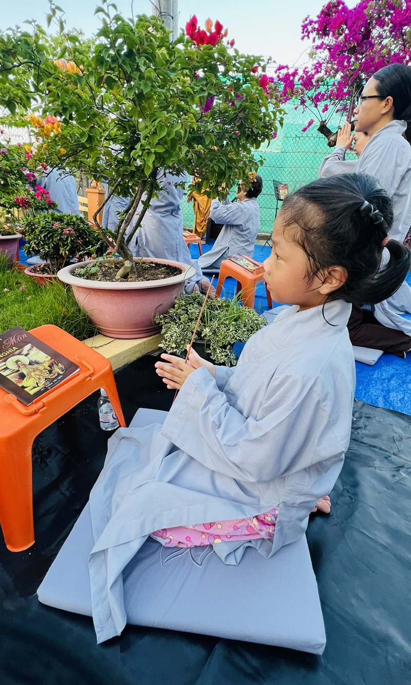 B&eacute; T&acirc;m Li&ecirc;n con g&aacute;i t&aacute;c giả