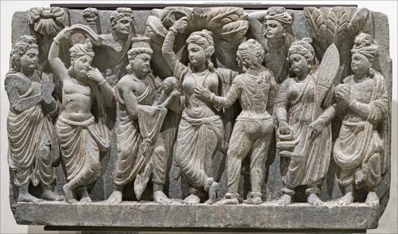 Ph&ugrave; đi&ecirc;u Gandhara m&ocirc; tả sự đản sinh của Đức Phật | Ảnh: Jean-Pierre Dalb&eacute;ra / flickr / Creative Commons