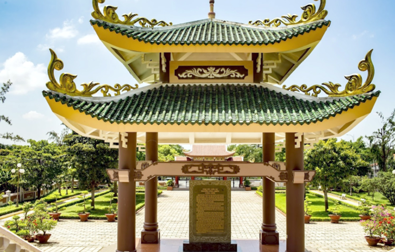 Khu di t&iacute;ch lăng mộ Nguyễn Đ&igrave;nh Chiểu tại 