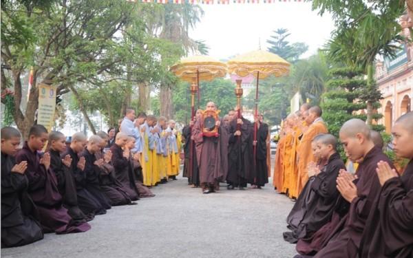 Xuất gia và vấn đề hiếu đạo, trách nhiệm với gia đình
