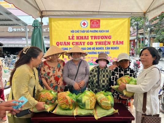 “Cô đi đâu, tụi tui theo đó”