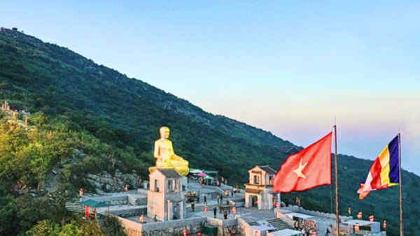 Về Yên Tử hỏi Thiền