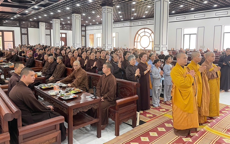 Hạ trường S&oacute;c Thi&ecirc;n Vương tại Học viện Phật gi&aacute;o Việt Nam (S&oacute;c Sơn, H&agrave; Nội)
