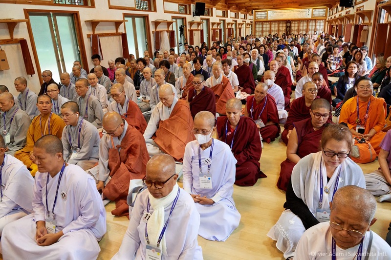 C&aacute;c th&agrave;nh vi&ecirc;n Tăng đo&agrave;n từ nhiều quốc gia tham dự Hội nghị Sakyadhita năm 2023 tại Seoul, H&agrave;n Quốc | Ảnh của Olivier Adam
