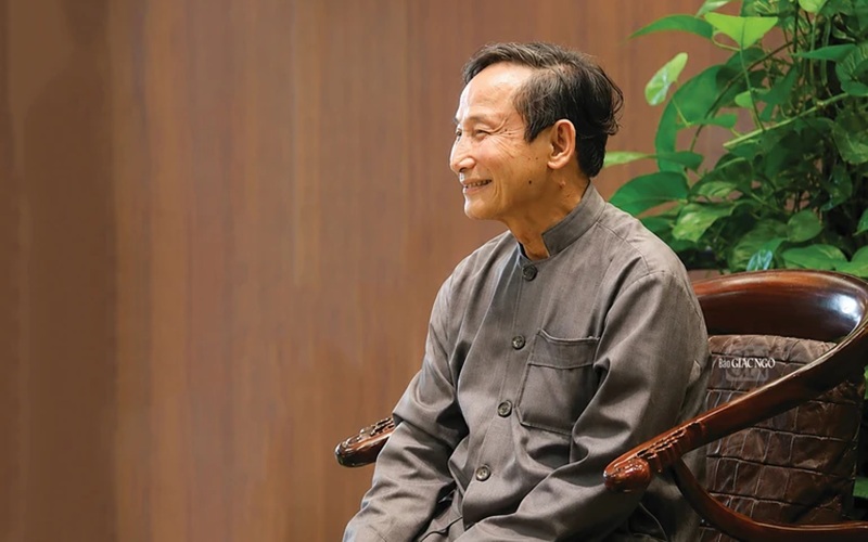 GS.TS L&ecirc; Mạnh Th&aacute;t