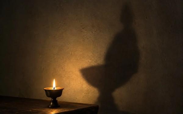 Kẻ "tâm thần" điều hành "giác ngộ"
