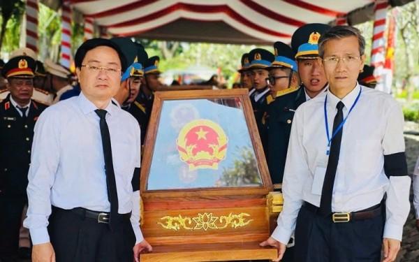 Cuộc hành quân trong lẽ Đạo và tình Đời