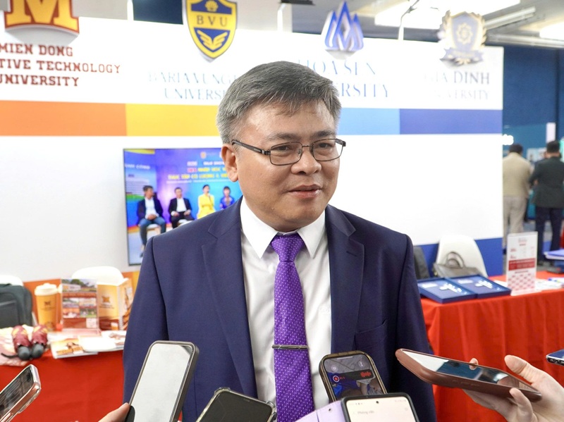 PGS-TS Phạm Song, Hiệu trưởng Trường Đại học Gia Định. Ảnh: NVCC
